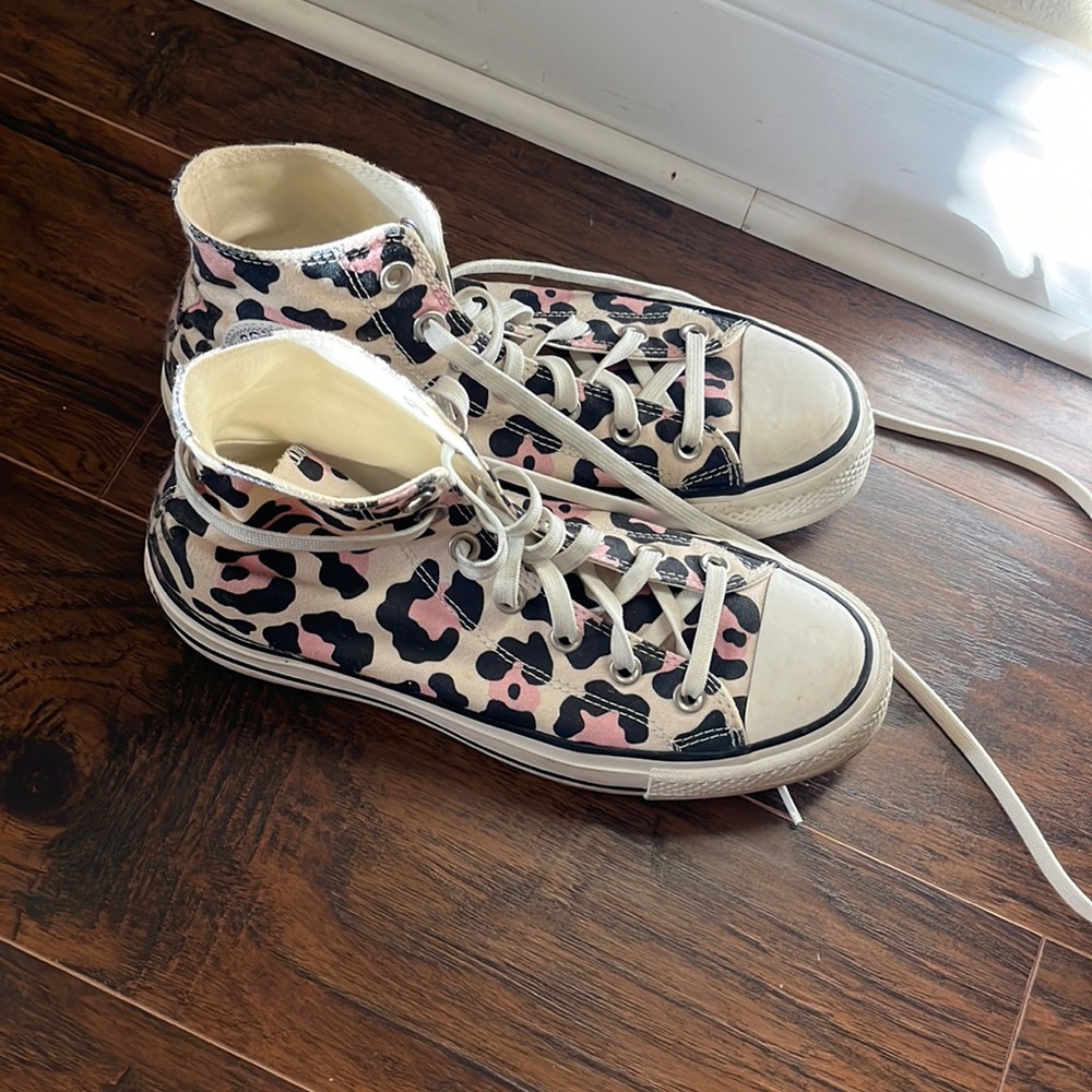 pink cheetah platform converse